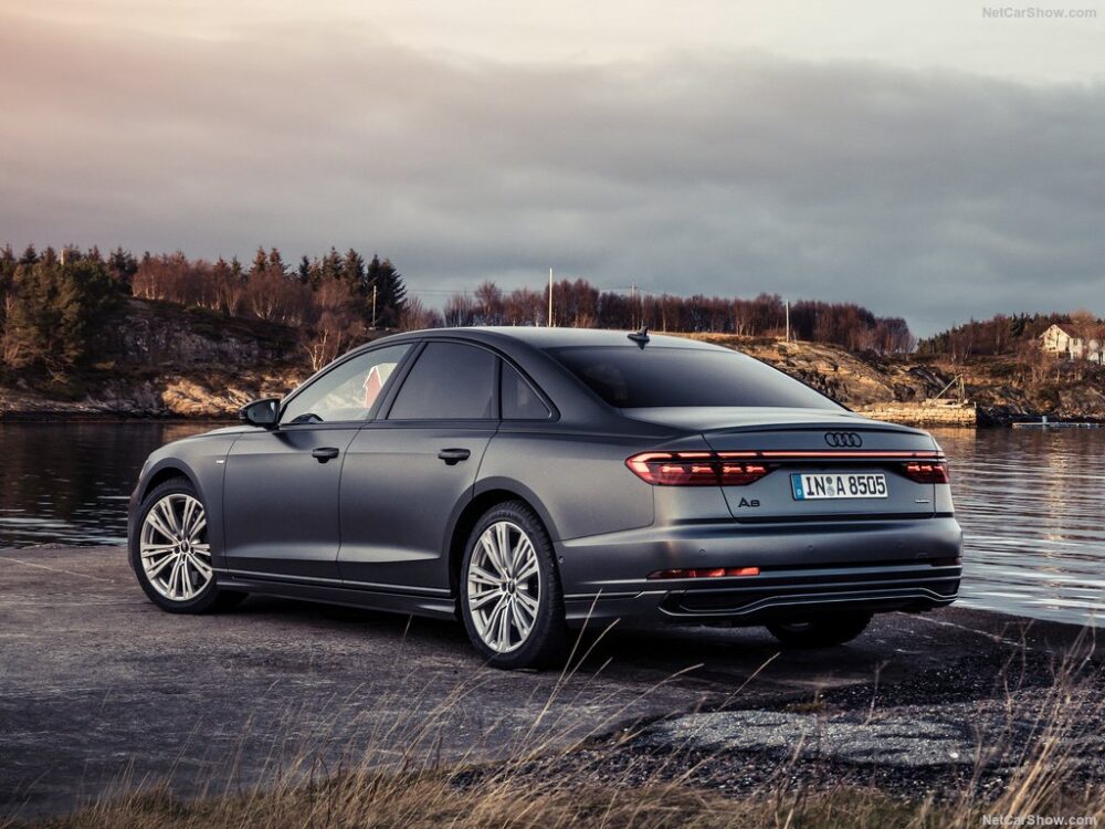 AUDI A8 - Image 2