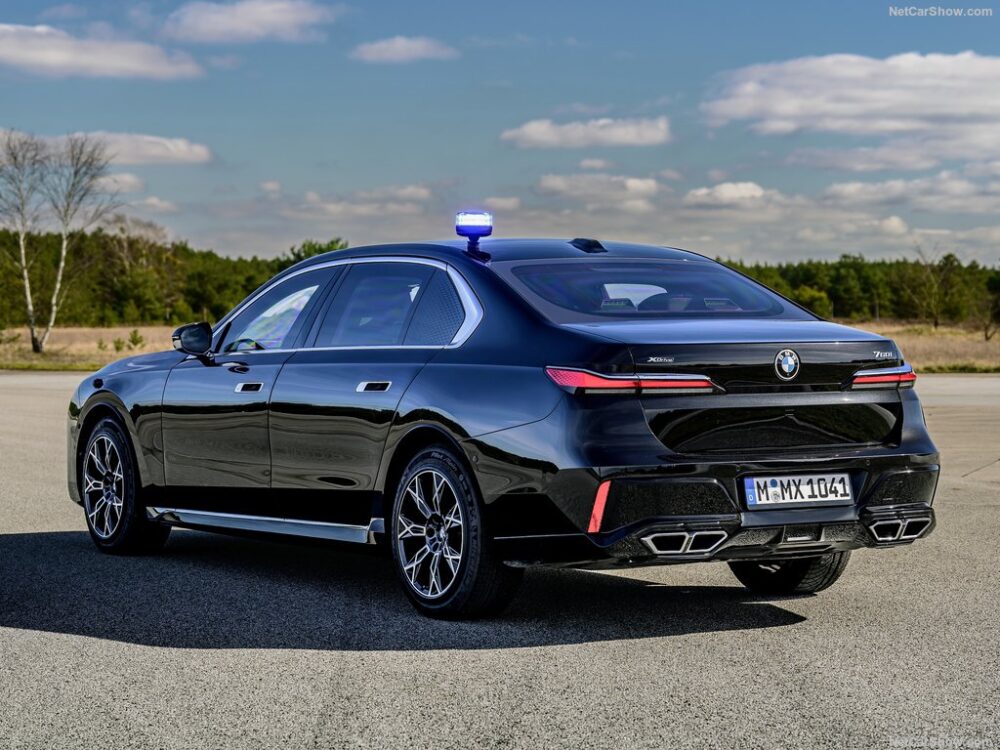 BMW 7 series - Image 5