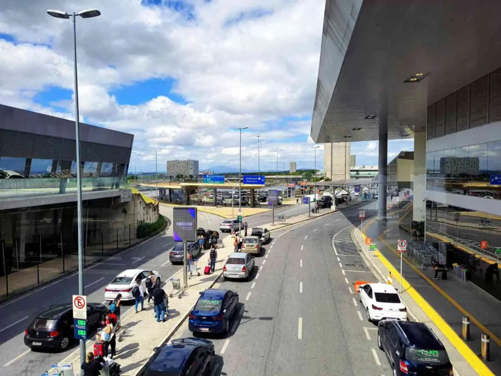how to get from malaga airport to seville (1)